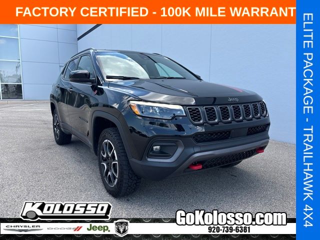 Diamond Black Crystal Pearlcoat 2024 Jeep Compass SUV / Crossover Four-Wheel Drive 8-Speed Automatic