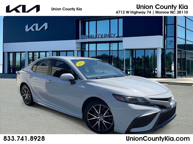 Ice Edge 2023 Toyota Camry Sedan Front-Wheel Drive 8-Speed Automatic