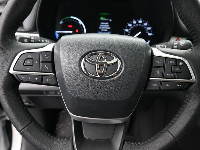 2024 Toyota Sienna XLE 22