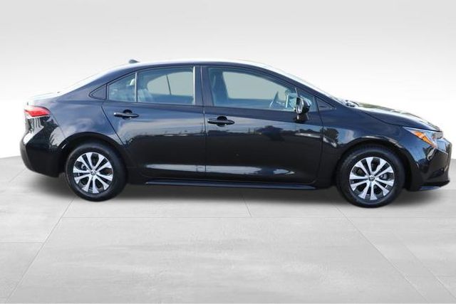 2022 Toyota Corolla Hybrid LE 17