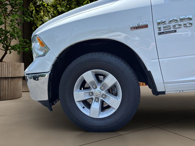 2019 RAM 1500 CLASSIC TRADESSMAN • 5.7L HEMI V8 • 8' BED CLEAN CARFAX • 1 OWNER CHROME APPEARANCE PACKAGE • POWER & REMOTE ENTRY GROUP • BEDLINER • BACKUP CAMERA Thumbnail
