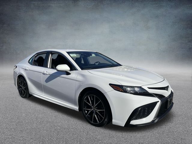 2021 Toyota Camry SE 3