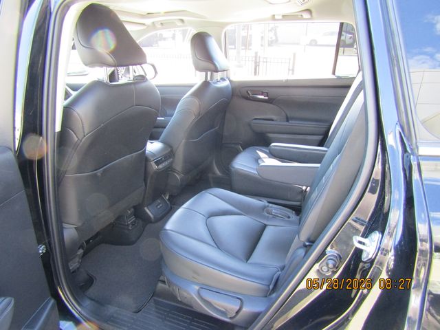 used 2023 Toyota Highlander car, priced at $35,499