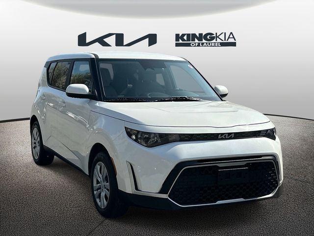 Snow White Pearl 2023 Kia Soul LX FWD SUV / Crossover Front-Wheel Drive Continuously Variable Transmission