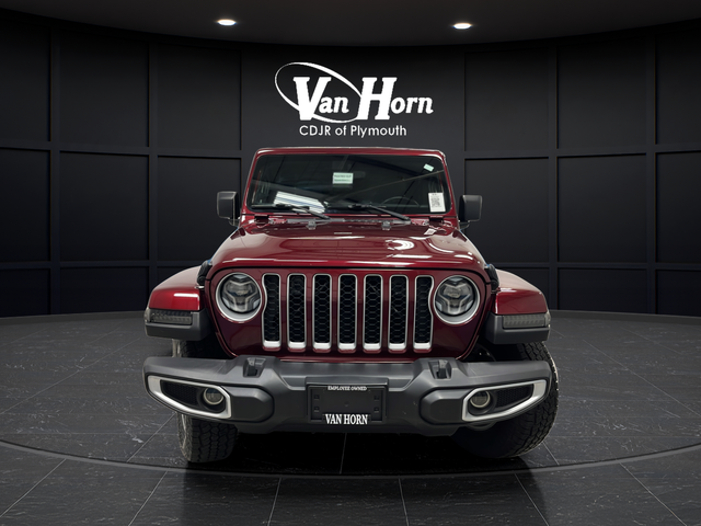 Used 2022 Snazzberry Pearlcoat Jeep Overland image 2
