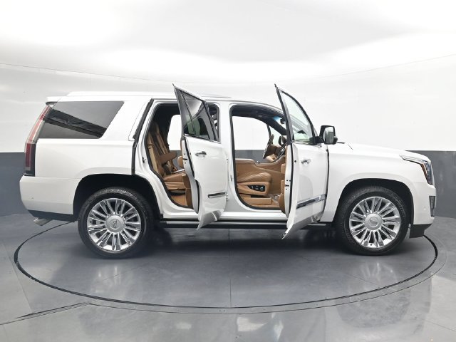 Used 2017 White Cadillac Platinum Edition image 34