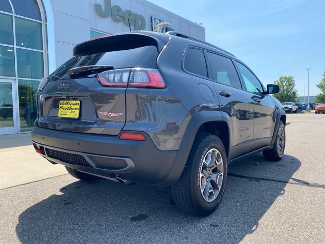 2020 Jeep Cherokee Trailhawk - Crystal Metallic exterior view 5