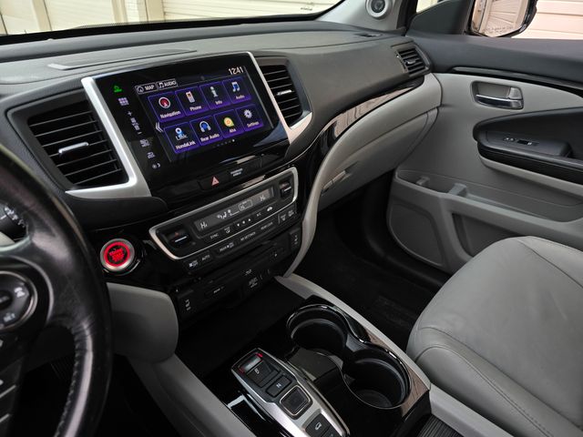 2016 Honda Pilot Touring 42