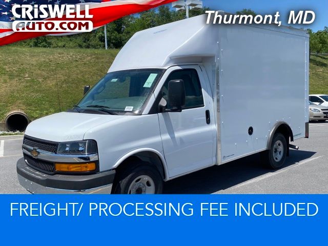 Summit White 2026 Chevrolet Express Chassis 3500 Cutaway 139 Van Rear-Wheel Drive 8-Speed Automatic