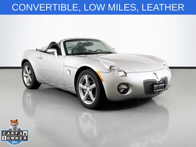 Cool (Liquid Silver Metallic) 2009 Pontiac Solstice Base Convertible Rear-Wheel Drive 5-Speed Automatic