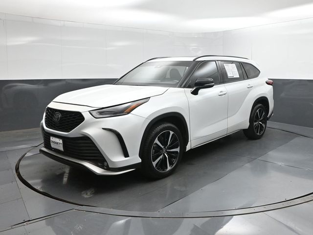 Used 2022 Toyota Highlander XSE