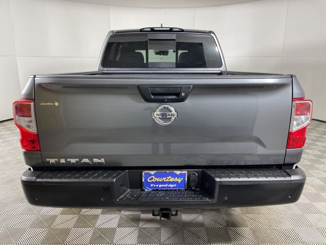 2022 Nissan Titan S 9