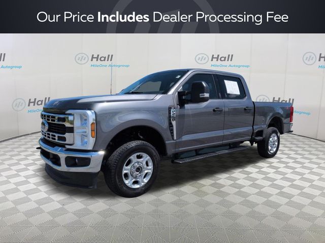  2025 Ford F-250 Super Duty XLT Crew Cab 4WD   