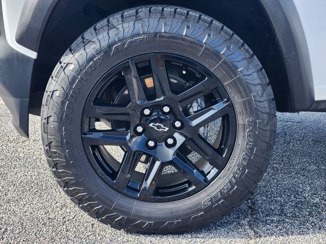 2025 Chevrolet Colorado Trail Boss White at AutoSavvy Houston Northwest