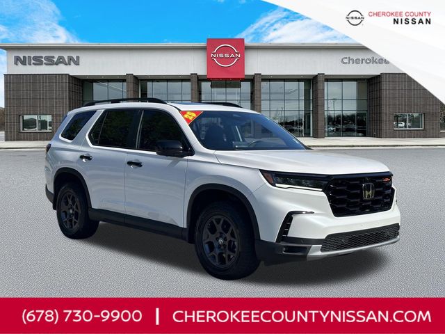 White 2025 Honda Pilot TrailSport AWD SUV / Crossover All-Wheel Drive Automatic