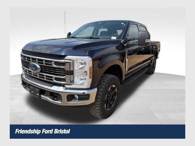 2025 Ford F-350 Super Duty XLT Crew Cab 4WD