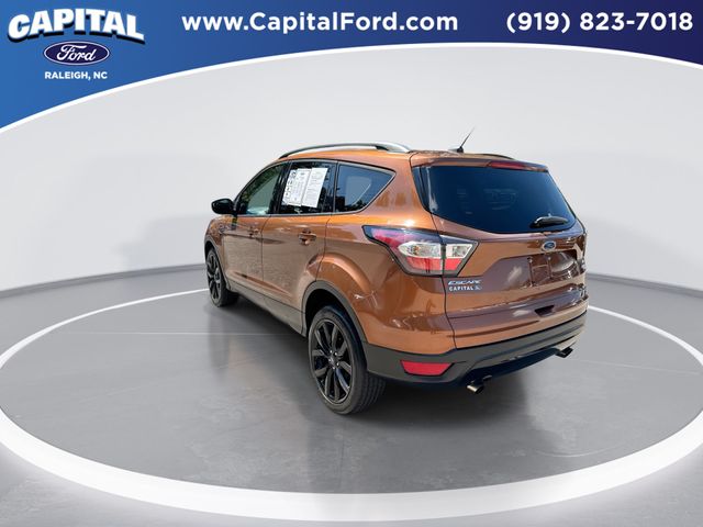 Used 2017 Red Ford SE image 6