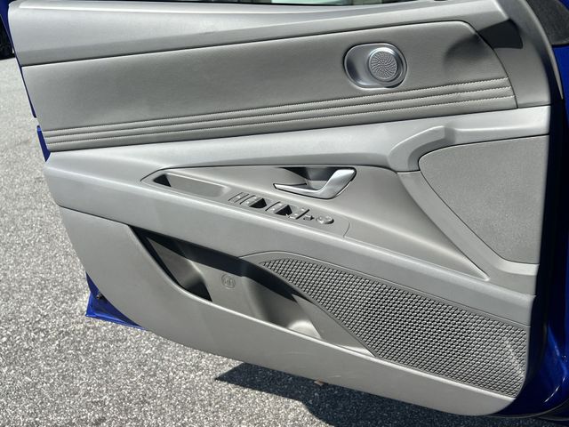 Used 2025 Blue Hyundai SEL Sport image 33