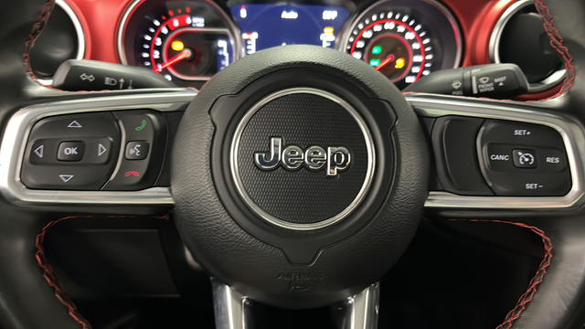 Used 2021 Bright White Clearcoat Jeep Rubicon image 16