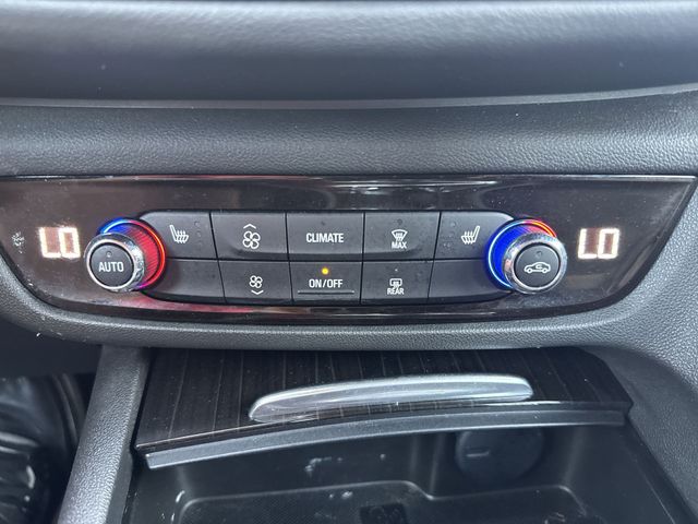 Used 2018 Black Buick Essence image 23