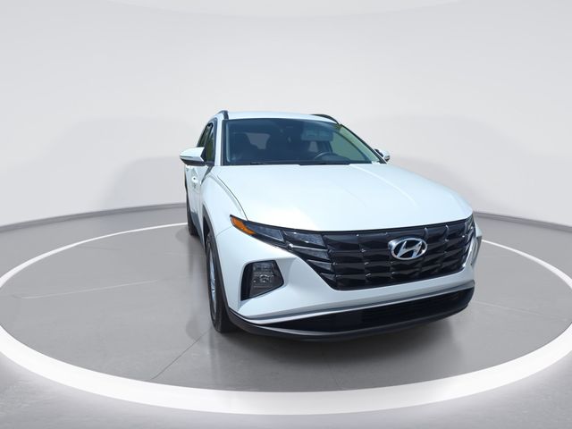 Used 2022 Quartz White Hyundai SEL image 3