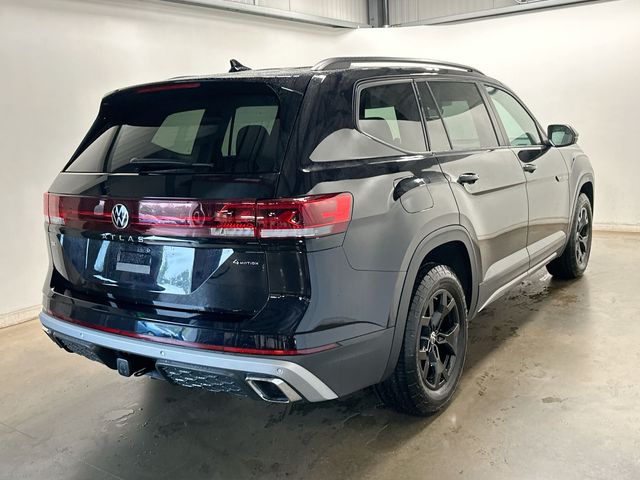 2025 Volkswagen Atlas 2.0T Peak Edition Black at Subaru and VW of Moon Township