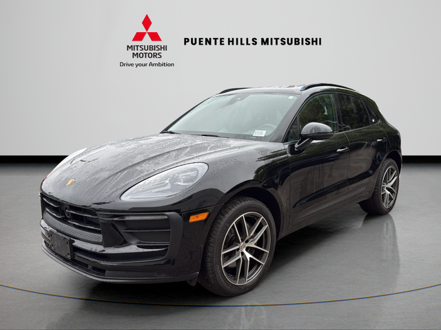 2022 Porsche Macan -'s photo