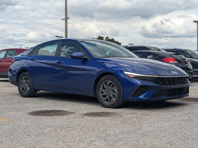 Intense Blue 2024 Hyundai Elantra SEL FWD Sedan Front-Wheel Drive Continuously Variable Transmission