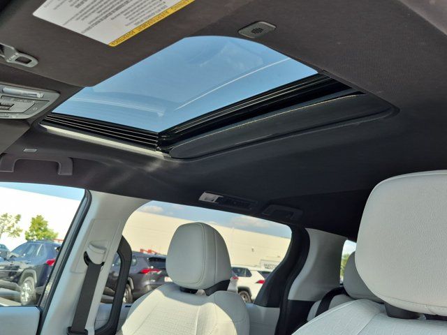 Used 2025 Toyota Sienna Van