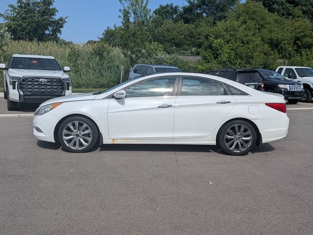 2012 Hyundai Sonata - Image 2