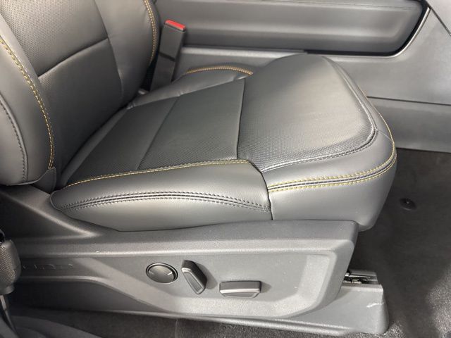 2025 Star White Metallic Tri-Coat Ford Expedition 4X4 SUV