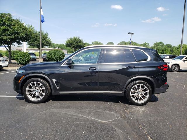 Used 2024 Black BMW xDrive40i image 2