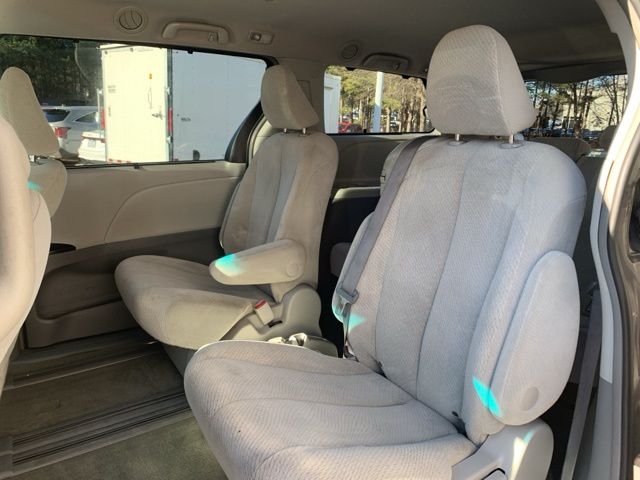 2011 Toyota Sienna LE 8-Passenger photo