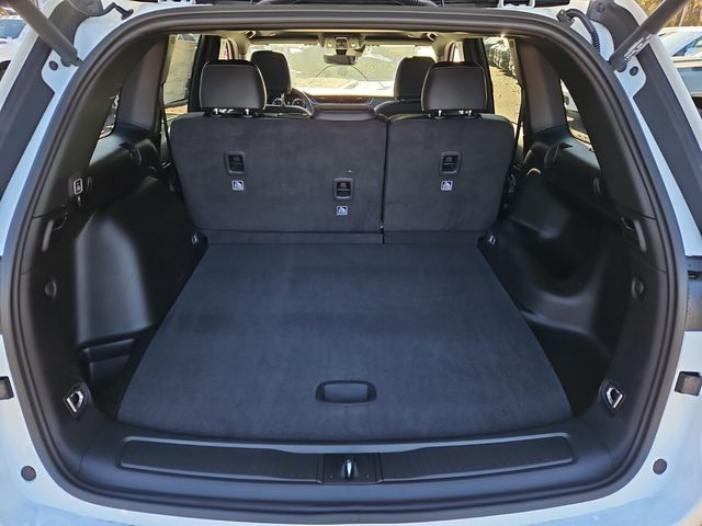 New 2025 White Jeep Altitude X image 15