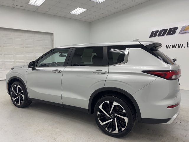 used 2024 Mitsubishi Outlander car, priced at $25,988