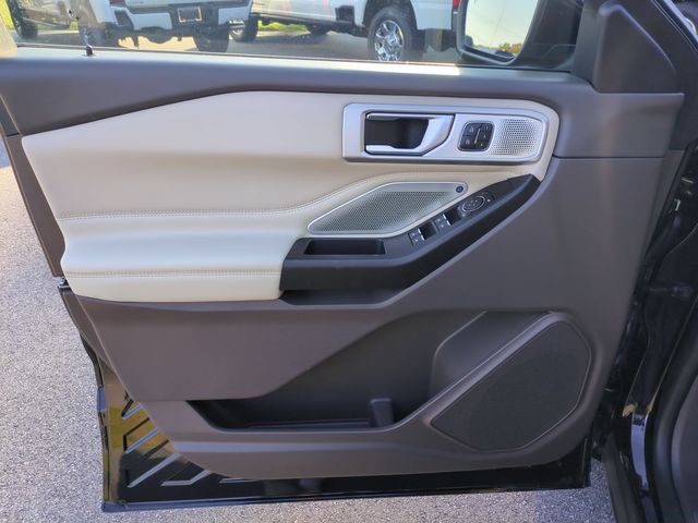 Used 2020 Black Ford Platinum image 12