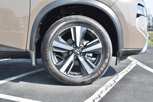 Used 2025 Nissan Rogue SL 4D Sport Utility