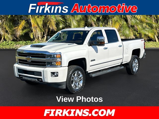 White (Iridescent Pearl Tricoat) 2019 Chevrolet Silverado 2500HD High Country Crew Cab 4WD Pickup Truck Four-Wheel Drive 6-Speed Automatic