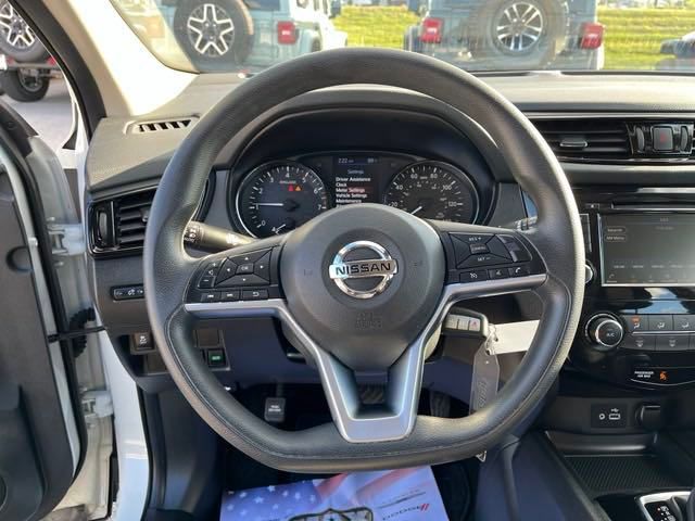 2022 Nissan Rogue Sport S 19