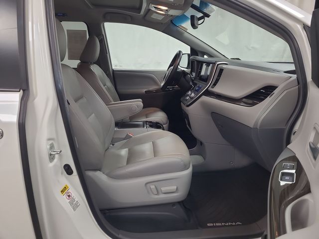 2015 – Toyota – Sienna