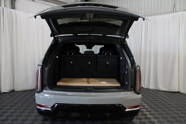 New 2026  Cadillac LUXURY image 7