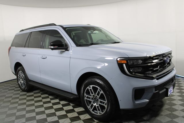 2025 Ford Expedition Active's photo