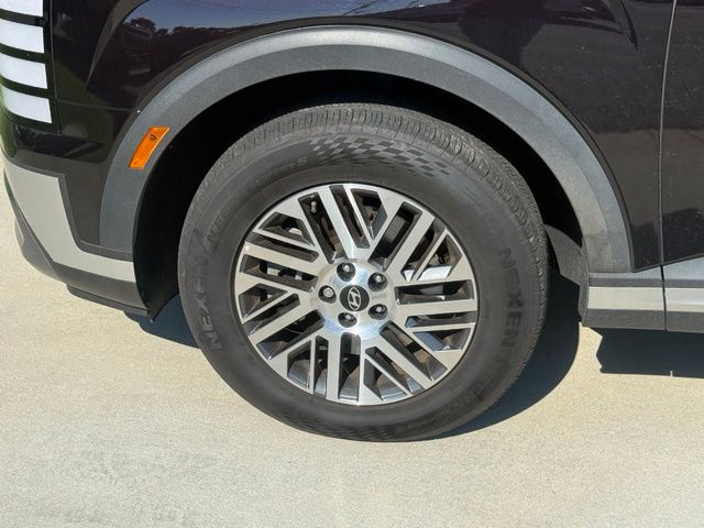 Used 2026 Red Hyundai SEL Convenience image 4