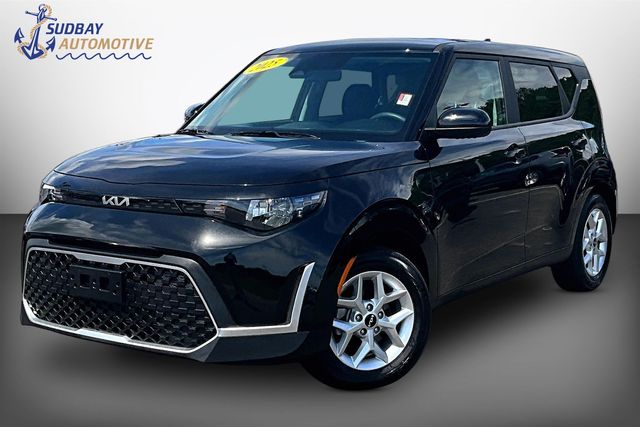 Black 2025 Kia Soul Wagon  Continuously Variable Transmission