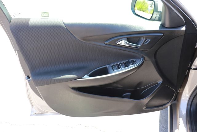 2024 Chevrolet Malibu LT photo