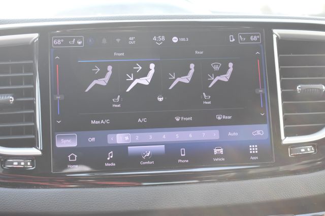 Used 2025 Chrysler Pacifica Van