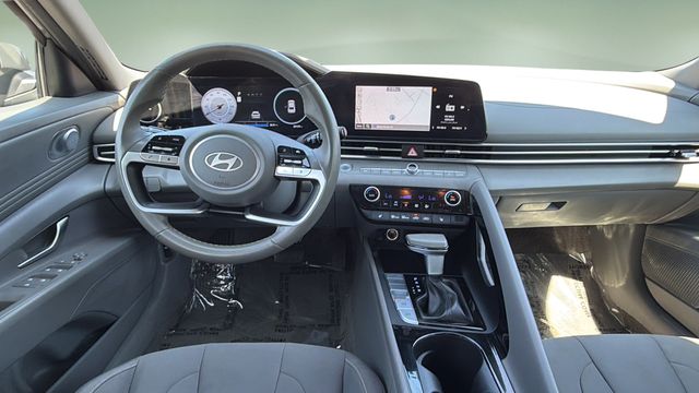 Used 2025 Gray Hyundai SEL Convenience image 10
