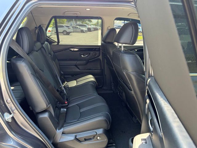 used 2025 Honda Pilot car, priced at $43,895