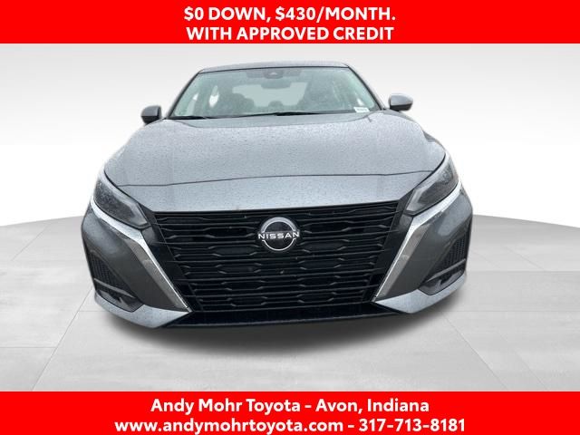 View vehicle photo 3