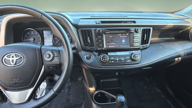 Used 2018 Gray Toyota XLE image 13